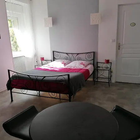 Πανσιόν Domaine Du Vern